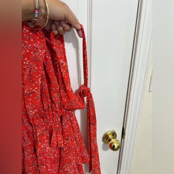 Fate Ditsy Red Floral Print Cold Shoulder Ruffle Dress size S - Picture 7 of 14